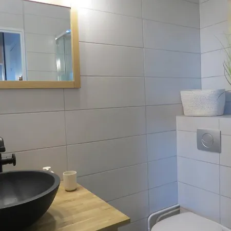Apartment Coup De Coeur Pour Ce Cosy T2 Avec Vue Imprenable Sur La - 4gsud101 *