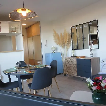 Coup De Coeur Pour Ce Cosy T2 Avec Vue Imprenable Sur La - 4gsud101 Appartamento